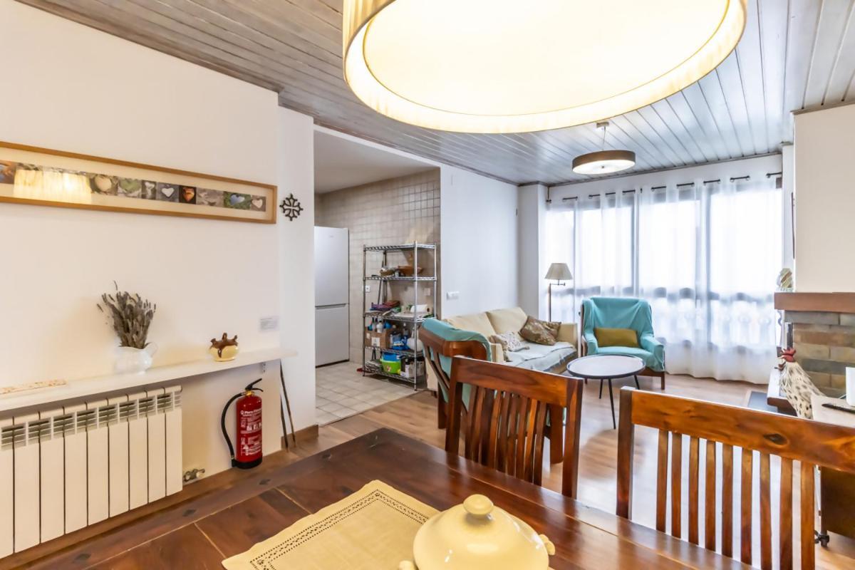 Apartamento San Fabian De Bossòst Exteriör bild