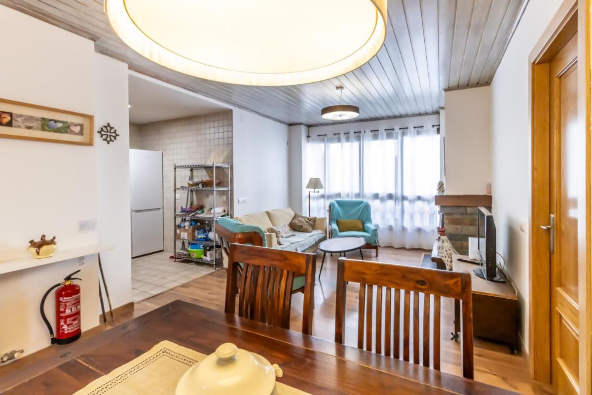 Apartamento San Fabian De Bossòst Exteriör bild